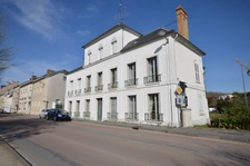  CHATEAU THIERRY (02)  centre, à vendre grande maison bourgeoise de 400 m2 habitables avec bâtiment de 800 m2 