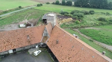 Dpt Aisne (02), à vendre COUCY LE CHATEAU AUFFRIQUE  superbe corps de ferme sur 17 hectares 