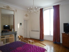 Aisne department (02), Château-Thierry town center, 1850 residence with 600 m² of living space and a walled park of 1 hectare 
