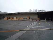  CHATEAU THIERRY (02) à vendre ou à louer un bâtiment industriel de  900  m2 sur un terrain clos 