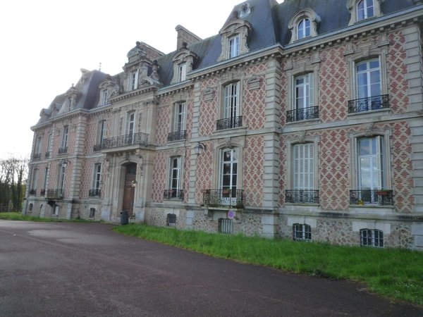 Dpt Seine et Marne (77), La Ferté sous Jouarre à vendre superbe propriété de 80 chambres sur son parc de 14,8 hectares 