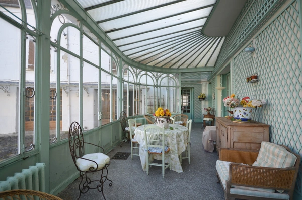  CHATEAU THIERRY (02)  centre, à vendre grande maison bourgeoise de 400 m2 habitables avec bâtiment de 800 m2 