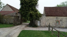  LE THOULT TROSNAY (51) Grand corps de ferme idéal évenementiel activité gîtes en place 