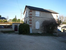 Aisne department (02), Château-Thierry town center, 1850 residence with 600 m² of living space and a walled park of 1 hectare 