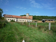 Dpt Aisne (02), à vendre COUCY LE CHATEAU AUFFRIQUE  superbe corps de ferme sur 17 hectares 