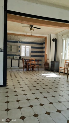 Maison de plein pied 4 pièces sur un terrain d'environ 1400 m2 