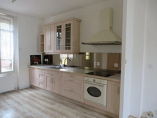 Maison 4 pièces sur 242 m2 de jardin