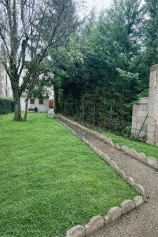 Maison 4 pièces sur 242 m2 de jardin