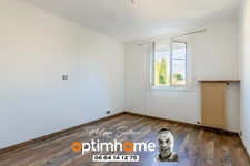 MARGUERITTES – Maison familiale 170 m² avec deux niveaux indépendants, grand jardin et forage