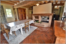 Maison de caractère chargée d'histoire, garage, DPE C !