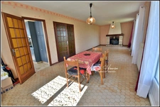 Maison familiale 4 chambres avec vie de plain-pied, sous-sol total et jardin de 1 380 m²
