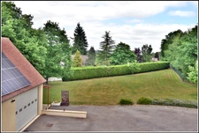 Propriété de standing de 200 m² habitables, avec dépendances, sous-sol, et vastes garages
