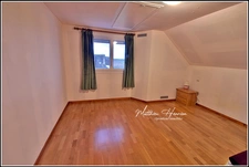 Maison familiale de 142 m² avec 4 chambres et sous-sol total, DPE D