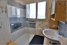Maison familiale 4 chambres avec vie de plain-pied, sous-sol total et jardin de 1 380 m²