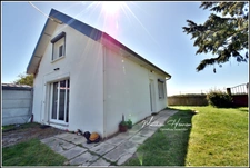 Au calme, maison 3 pièces entièrement rénovée, 2 chambres, dépendance, DPE D