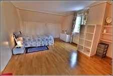 Propriété de standing de 200 m² habitables, avec dépendances, sous-sol, et vastes garages