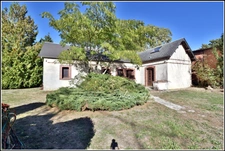 LES BAUX-SAINTE-CROIX – ANCIEN CORPS DE FERME, DEUX MAISONS ET 300 M² DE DÉPENDANCES SUR PLUS D’UN HECTARE