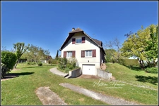 Maison familiale 4 chambres avec vie de plain-pied, sous-sol total et jardin de 1 380 m²