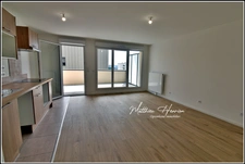 À Rouen Rive Droite, un appartement de 2023 avec terrasse et parking en sous-sol, DPE C