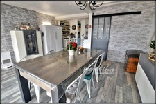 ✨SOUS COMPROMIS - PLUS DISPONIBLE À LA VENTE✨   Maison de caractère rénovée, avec volumes et charme, DPE B !!