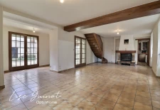 MAISON 3 CHAMBRES - 3 DÉPENDANCES - COUR INTÉRIEURE