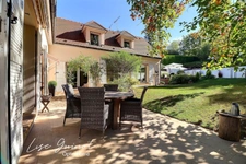 PROPRIÉTÉ FAMILIALE - CADRE ENCHANTEUR