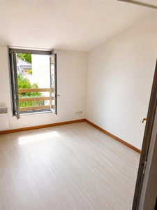 GAN - 64 - Maison de ville rénovée de 55 m² – Idéale pour un premier achat ou un investissement locatif