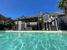 Belle maison en pierres à Bonnemain