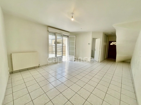 Appartement - Duplex 3 pièces avec terrasse et parking privatif