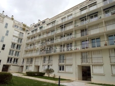 Versailles Chantiers - proche gare. Loue grand studio avec balcon et cave 