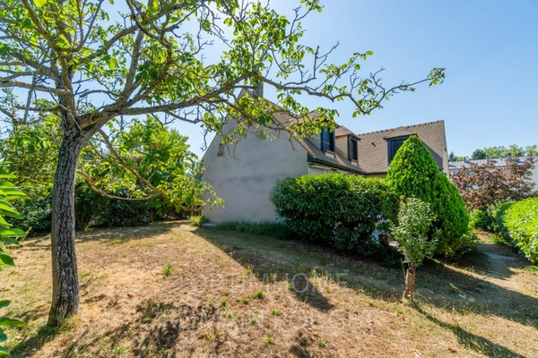 MONTESSON VILLAGE - Maison 9 Pièces + Sous-sol