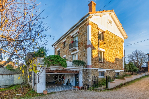 Maison meulière 7 pièces - Montesson Centre