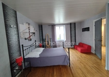 Charente, exceptionnelle ! A 10mn de La Rochefoucauld, maison 206 m², pièce de vie 70 m², grange, terrain clos 3602m²