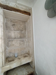  SAINT AMANT DE BOIXE. Maison en pierre de 96 m², 2 granges, jardin clos