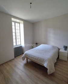 ANGOULEME. Maison 145 m², 4 chambres, jardin clos 830m² et grand garage.