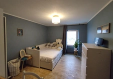 Chazelles. Maison de caractère de 204 m², 5 chambres, cour et grange