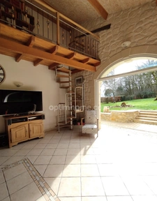 Charente, exceptionnelle ! A 10mn de La Rochefoucauld, maison 206 m², pièce de vie 70 m², grange, terrain clos 3602m²