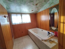 Charente, proche La Rochefoucauld, maison 200 m², piscine couverte avec terrain 5529 m²