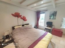 Charente, Roussines. Maison de campagne avec grange attenante, jardin, carport.