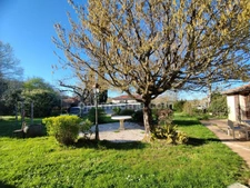 Charente, proche La Rochefoucauld, maison 200 m², piscine couverte avec terrain 5529 m²