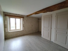 CHARENTE/AIGRE. Maison en pierre rénovée, 3 chambres(poss 4) avec jardin clos 1169 m² (gite ou chambres d'hôtes)