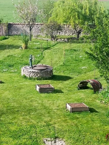 CHARENTE/AIGRE. Maison en pierre rénovée, 3 chambres(poss 4) avec jardin clos 1169 m² (gite ou chambres d'hôtes)
