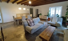 Chazelles. Maison de caractère de 204 m², 5 chambres, cour et grange