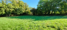 Pranzac, terrain plat avec CU de 1393 m², divisible.