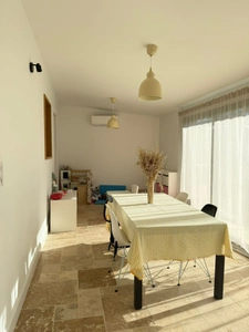 En Charente à Champniers, maison rénovée de 112.50 m², terrasse bois, terrain 500m²