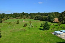 Bunzac. Ensemble immobilier avec maison, gîte et piscine sur 12 565 m² de terrain 