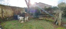 MONTBRON en Charente. Maison à rénover 3 pièces, 2 granges, dépendances. Terrain 4106 m²