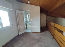 ANGOULEME, exceptionnelle maison, secteur calme, 112 m², terrasse, garage, cour et terrain clos.