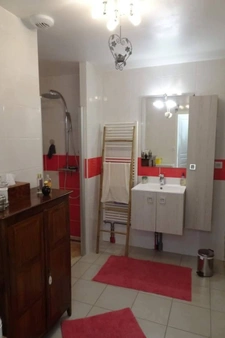 CHARENTE/AIGRE. Maison en pierre rénovée, 3 chambres(poss 4) avec jardin clos 1169 m² (gite ou chambres d'hôtes)