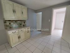 ANGOULEME, secteur calme, maison 112 m², terrasse, garage, cour et terrain clos.